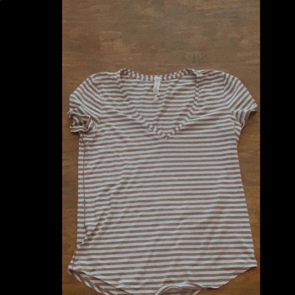 Lulu lemon v neck